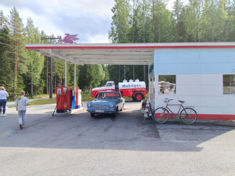 hatvanasbenzinkut.jpg