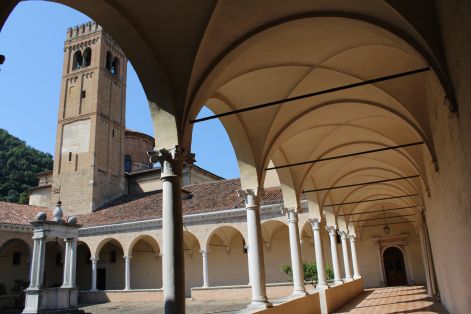 kolostor2.jpg kolostor2.jpg